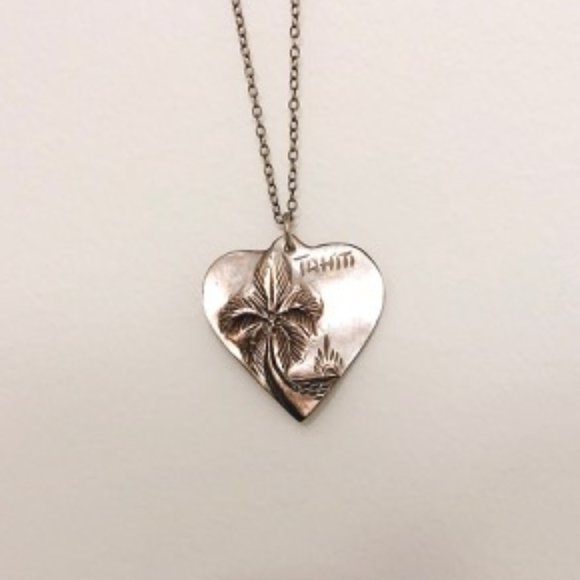 Hawaii Heart Necklace with Palm Tree - Picture 4 of 6